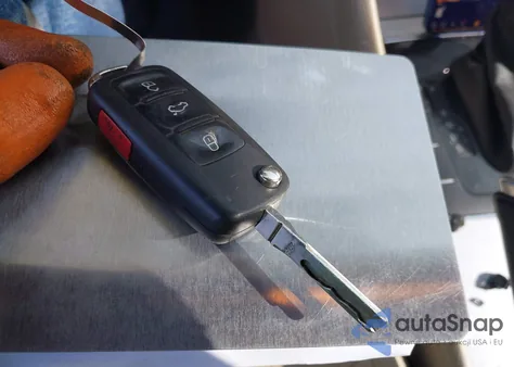 2013 Volkswagen Passat 2.0L Tdi Se z USA, uszkodzony, nr VIN 1VWBN7A35DC025571